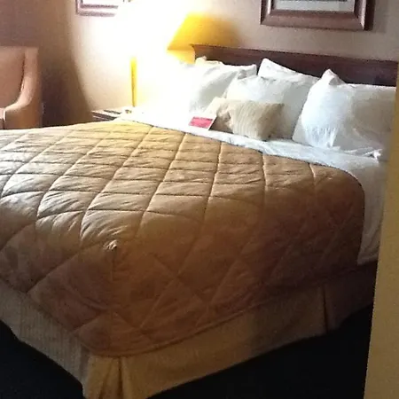 Ramada By Wyndham Catlettsburg Ashland Hotel Room photo
