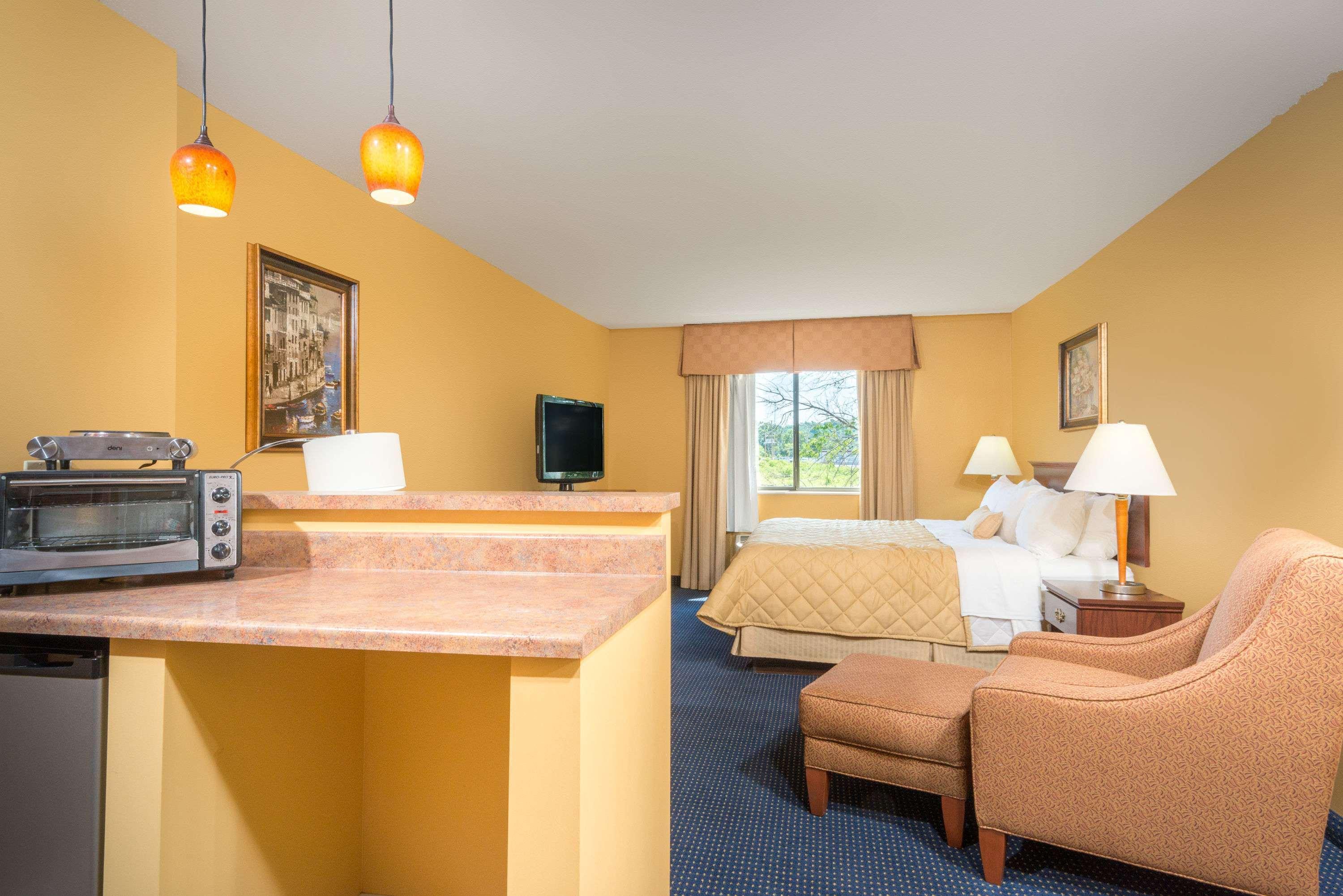 Ramada By Wyndham Ashland Hotel 3*