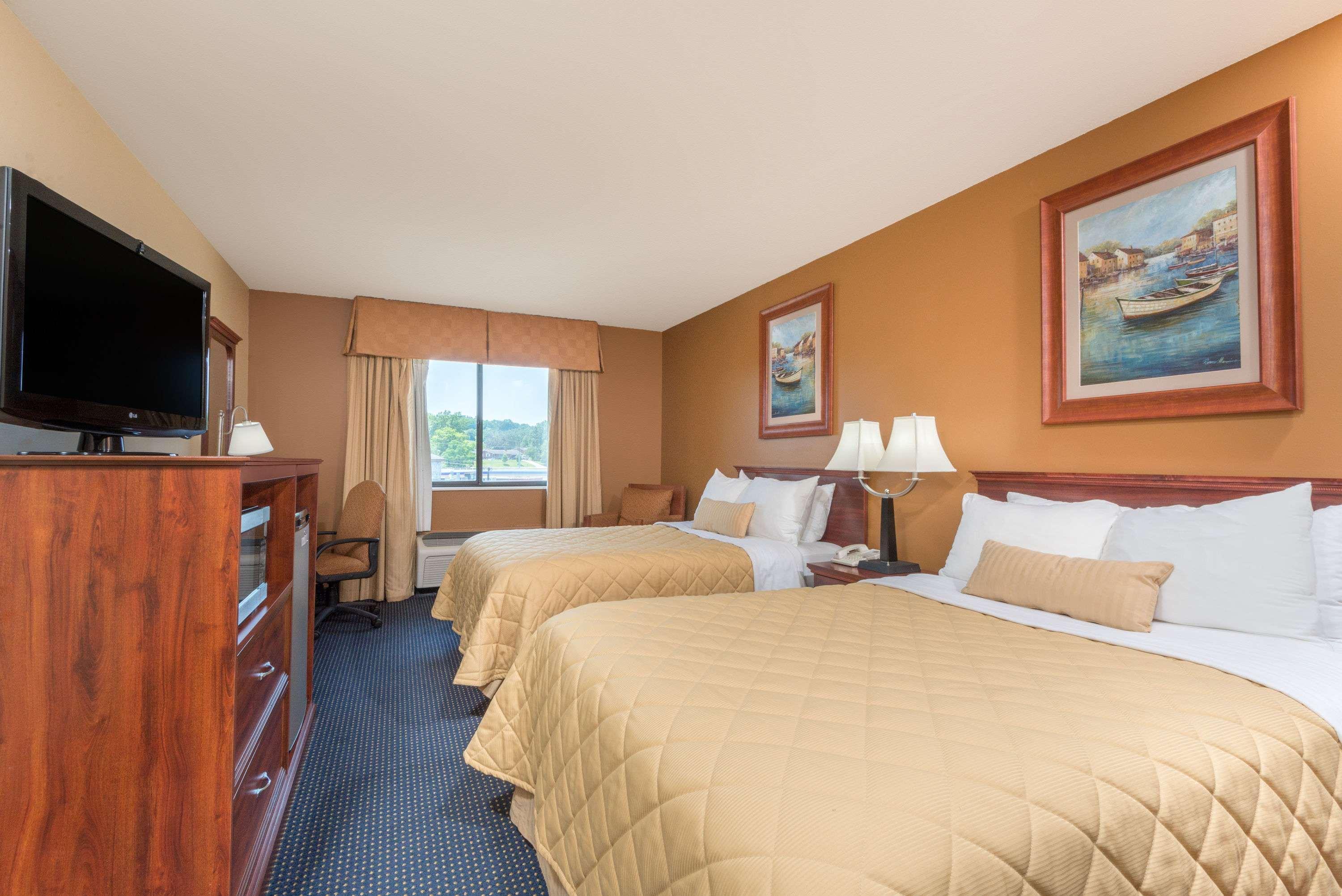 Ramada By Wyndham Ashland Hotel 3*
