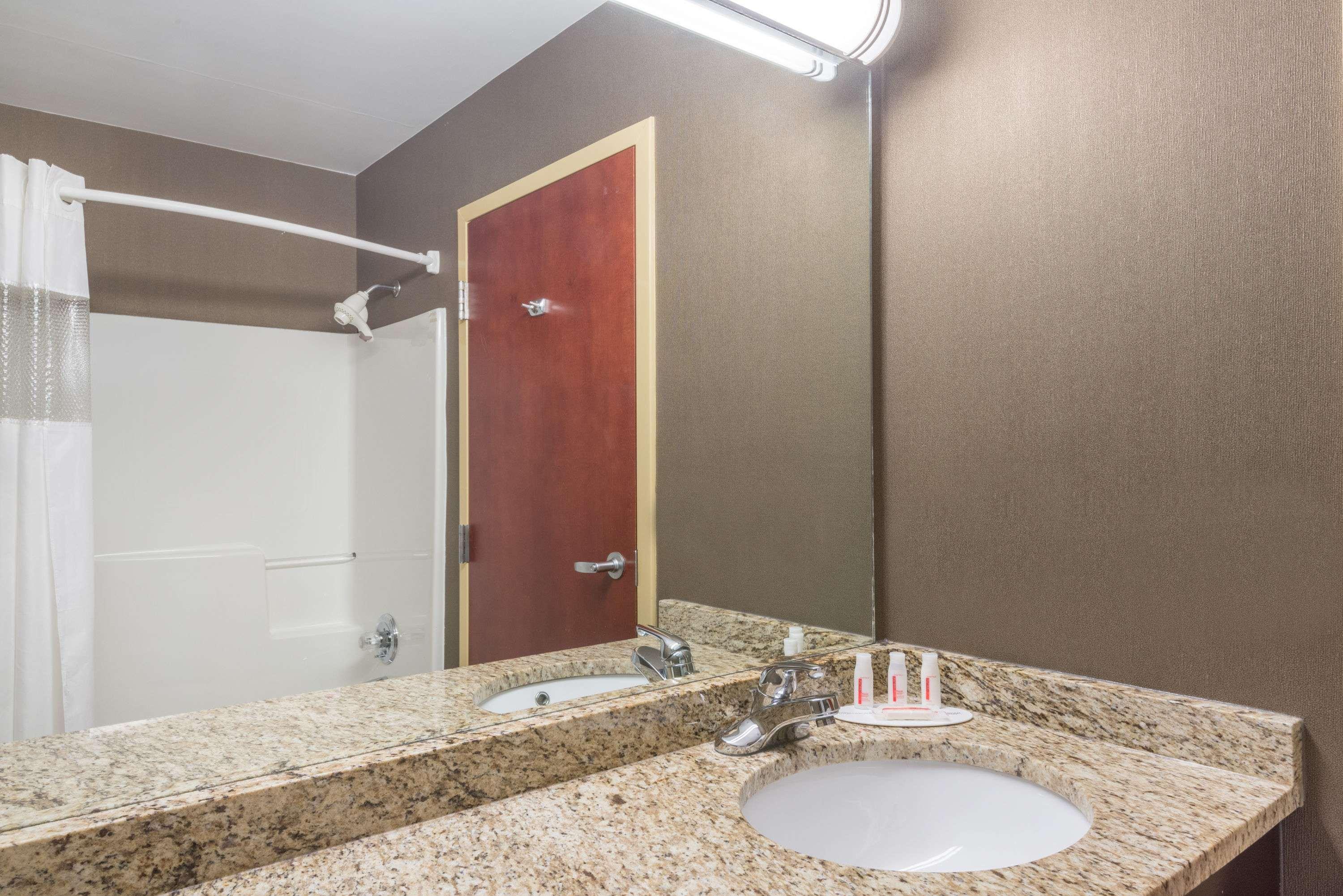 Hotel Ramada By Wyndham Ashland 3*